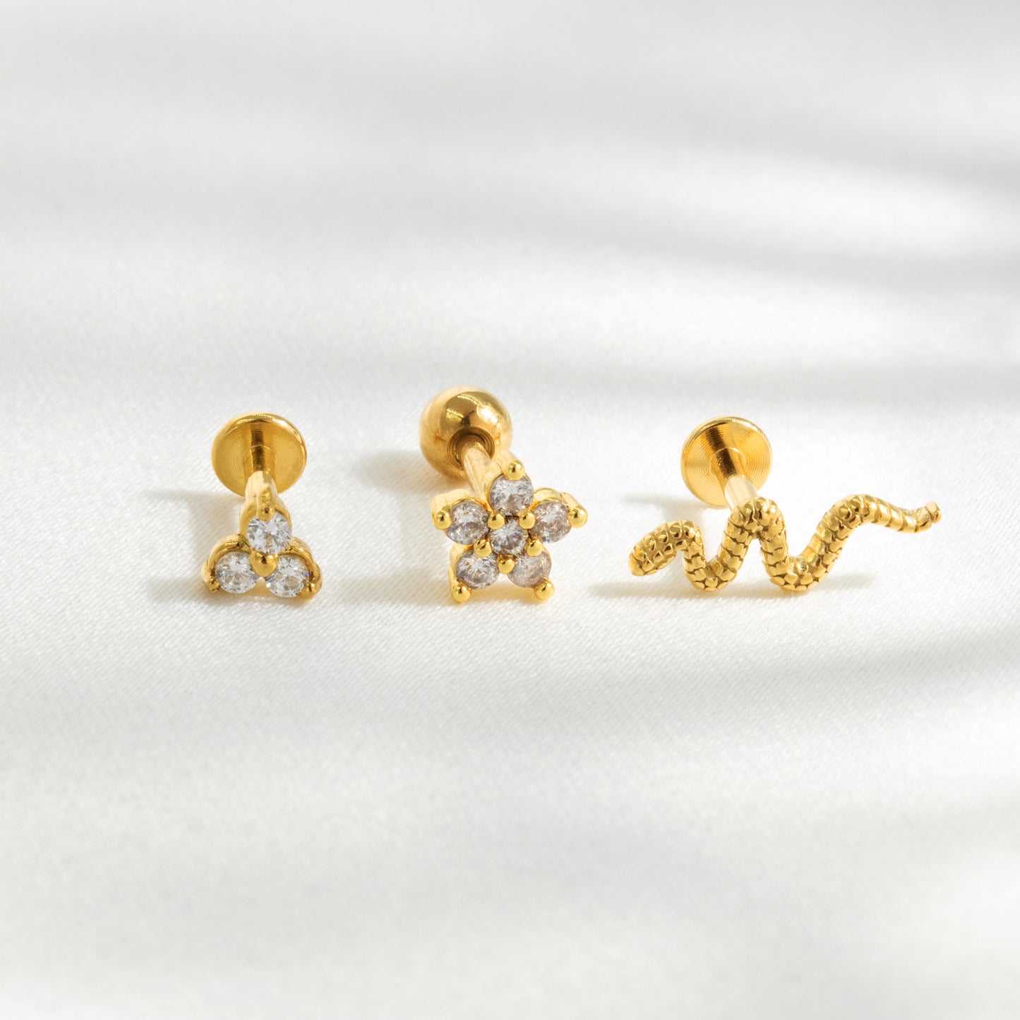 Radiant Flower Piercing Stud Gold