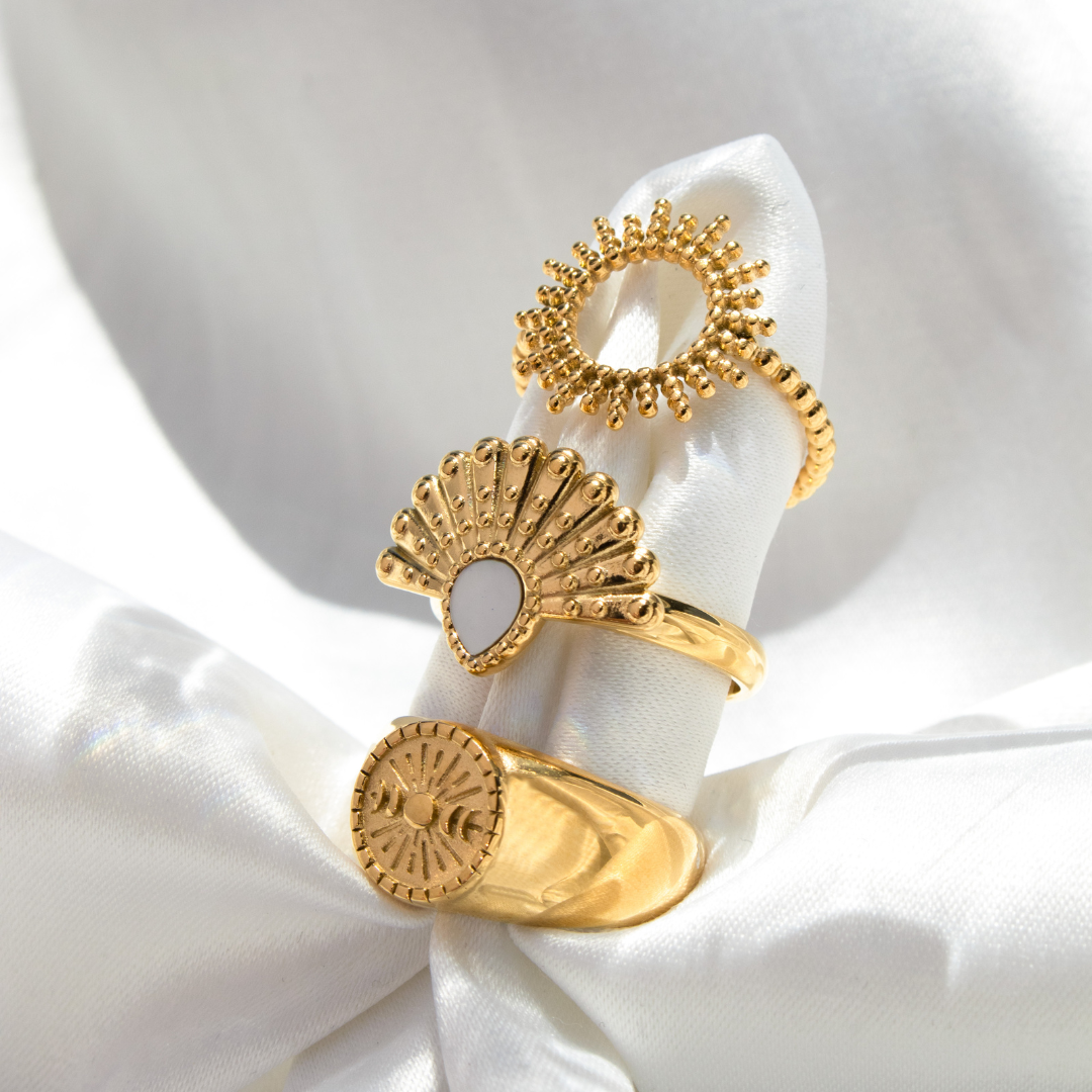 Incredible Lien Peacock Ring Gold