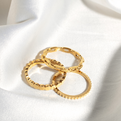 Delicate Chain Ring Gold